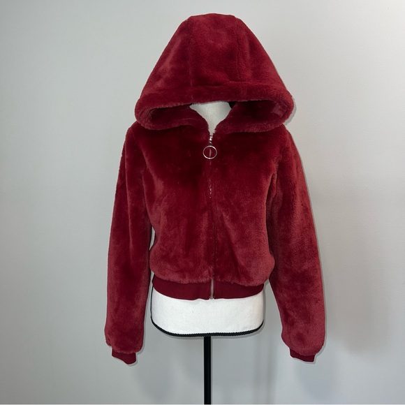 *SOLD* Faux Fur Semi-Cropped Red Hooded Jacket - Picture 3 of 9